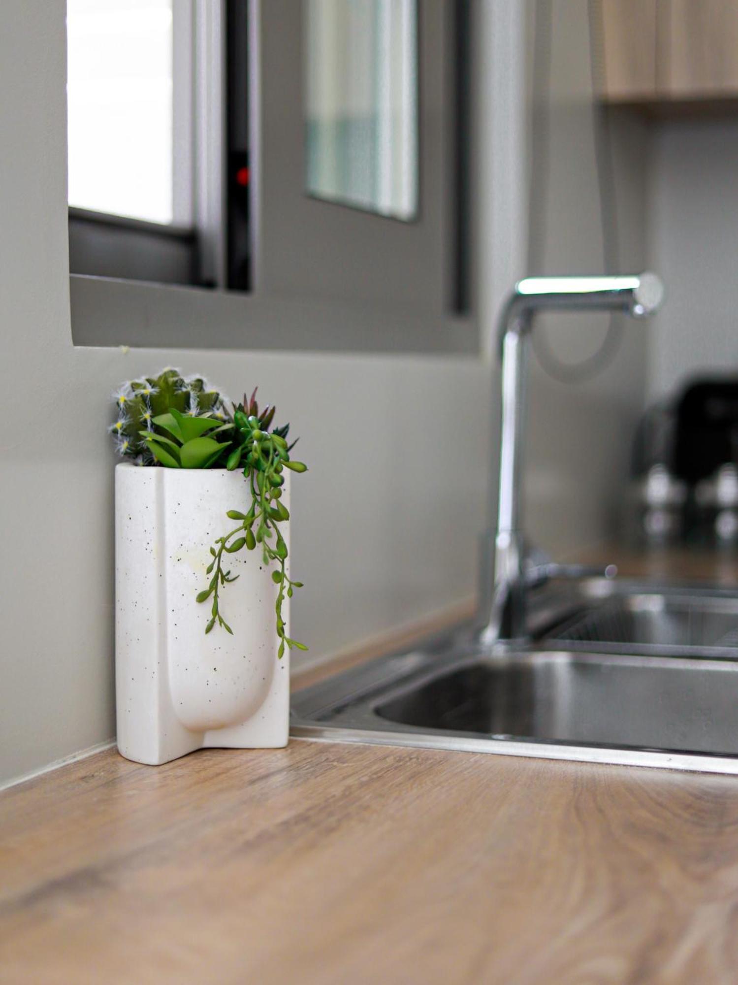 Cutie Studio Apartment In Koukaki Афины Экстерьер фото